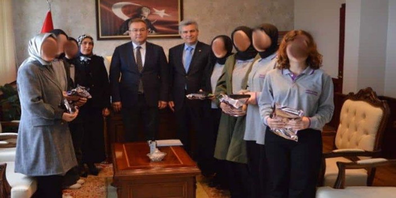 Milli Eğitim kız öğrencilerin yüzünü kapattı!