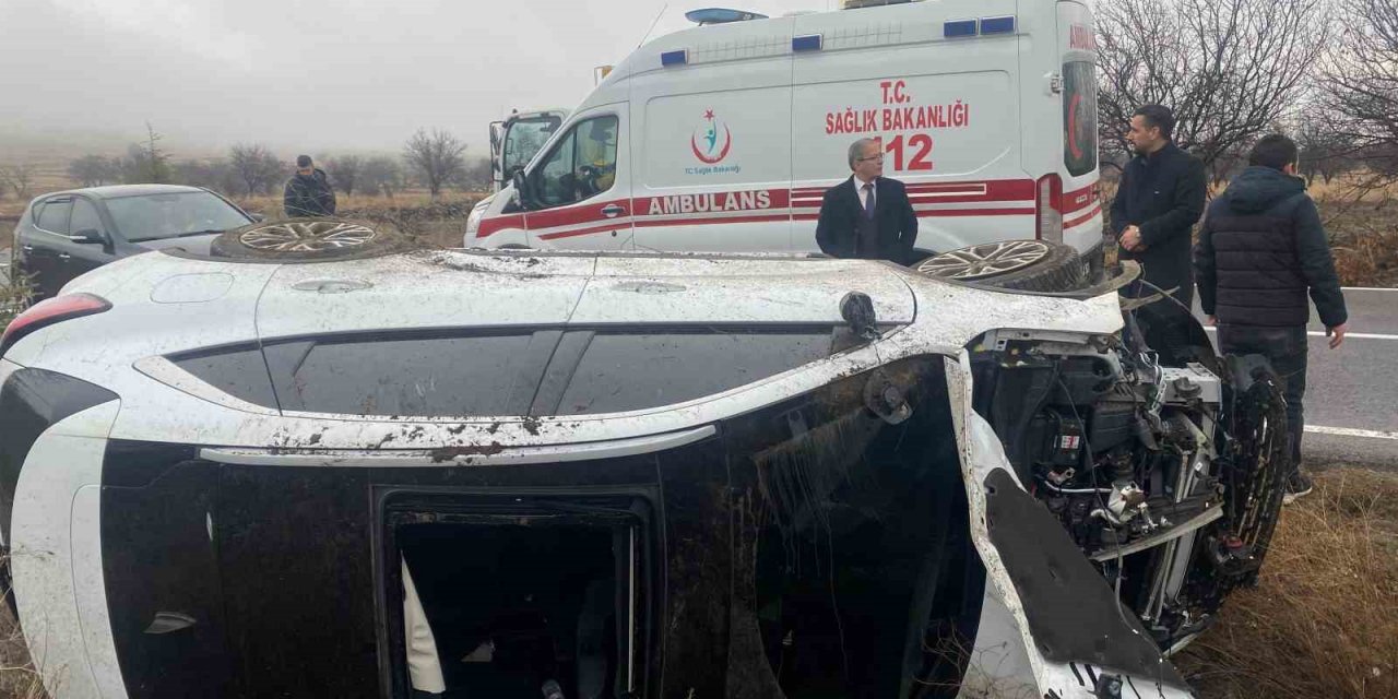 Feci Kaza! Otomobil Takla Attı Okula Giden 3 Öğretmen Yaralandı