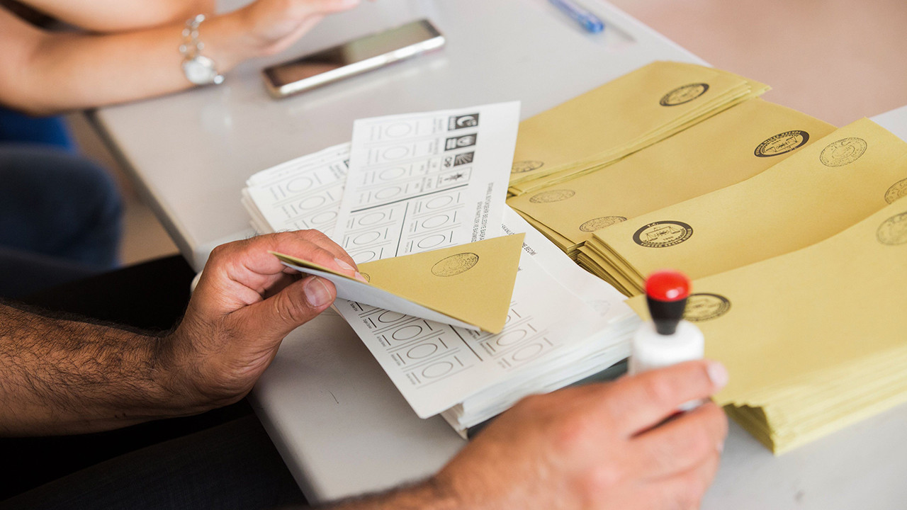 Seçim sonrası okullar tatil mi? 1 Nisan resmi tatil mi?