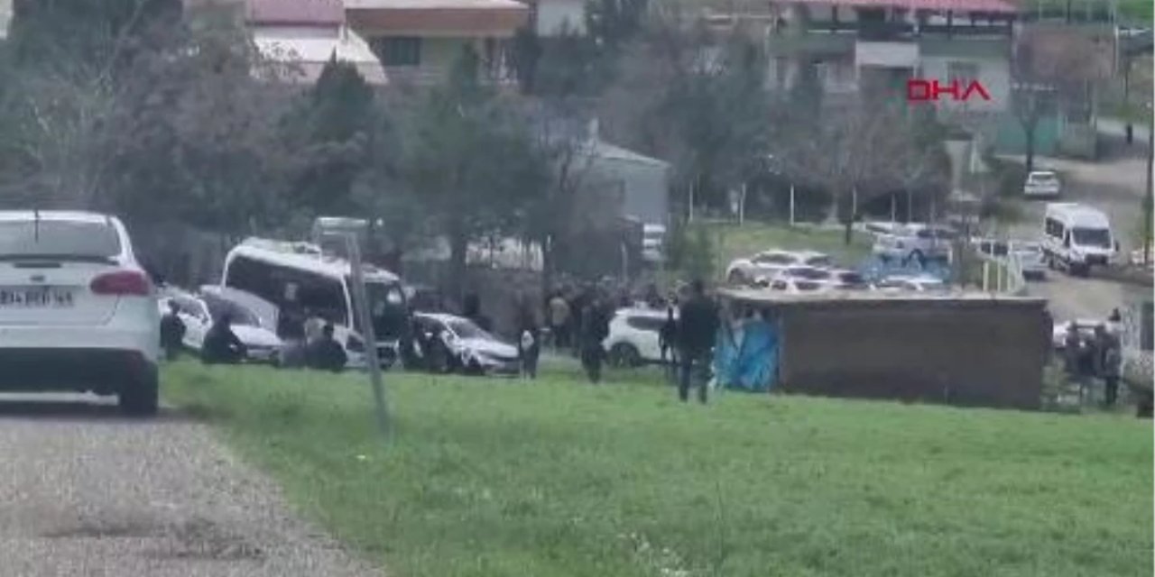 Diyarbakır’da oy verme işlemi sırasında kavga: Çok sayıda yaralı var!