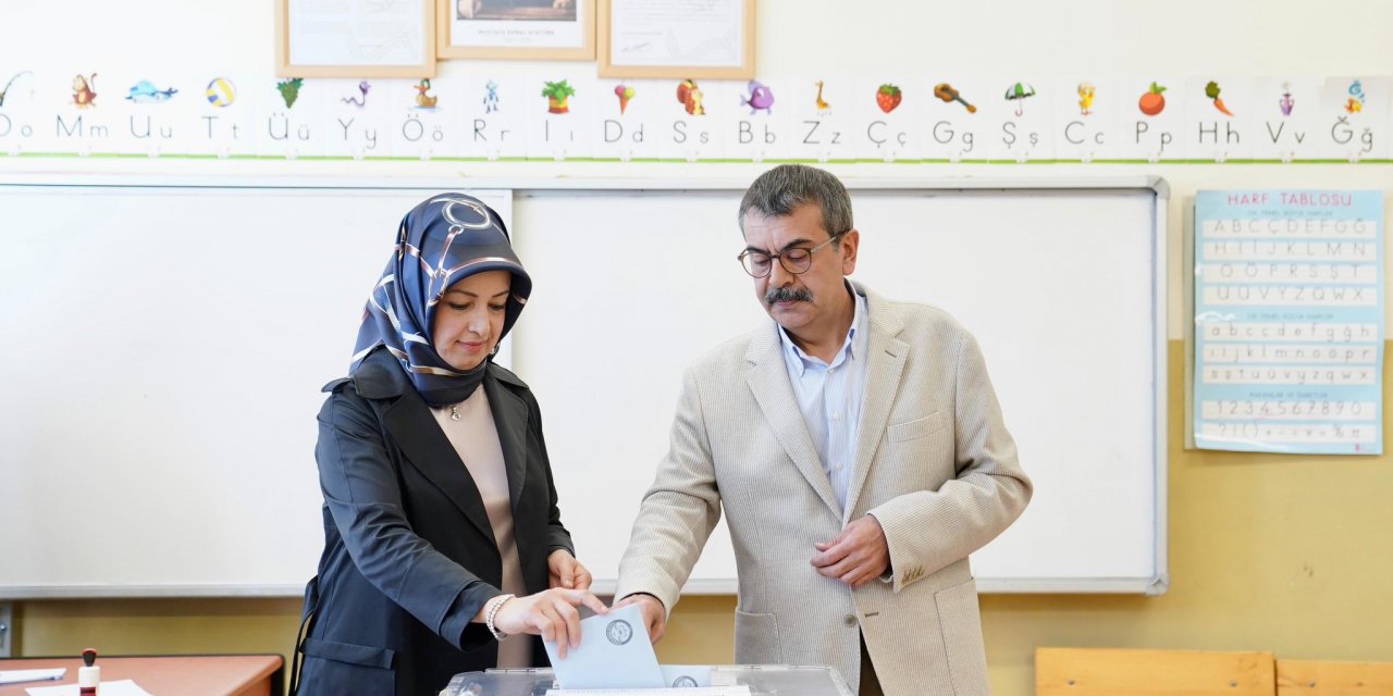 Bakan Tekin: Eğitimi en çok önceleyenlerin seçilmesini arzu ediyorum