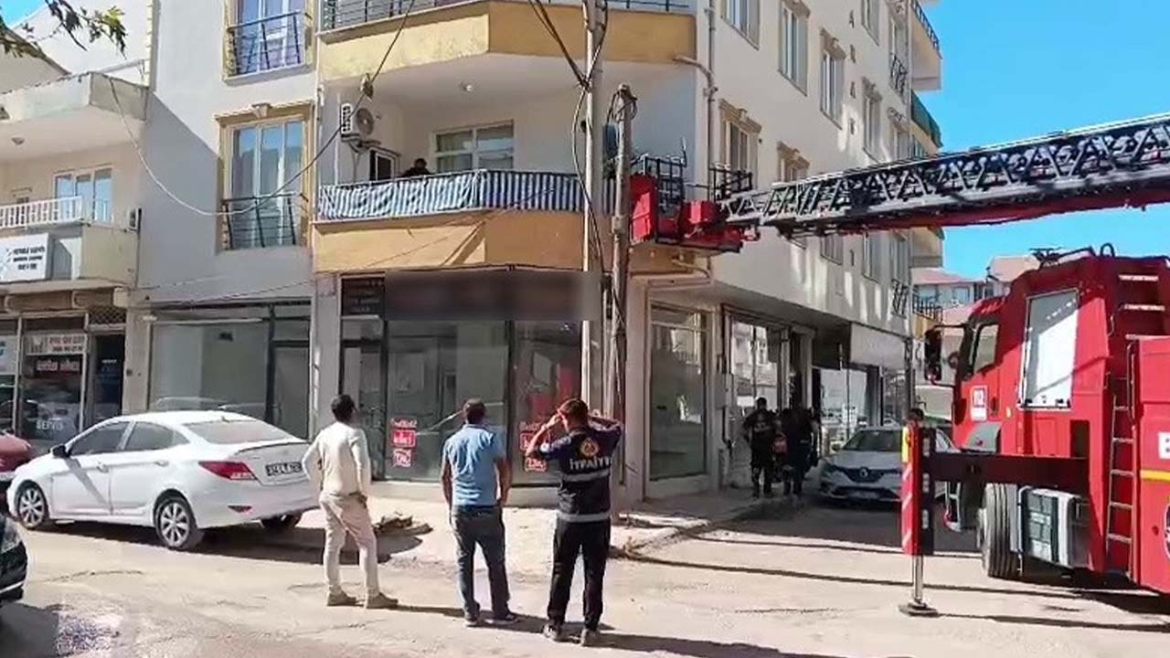 Yalnız Yaşayan Öğretmen Evinde Ölü Bulundu