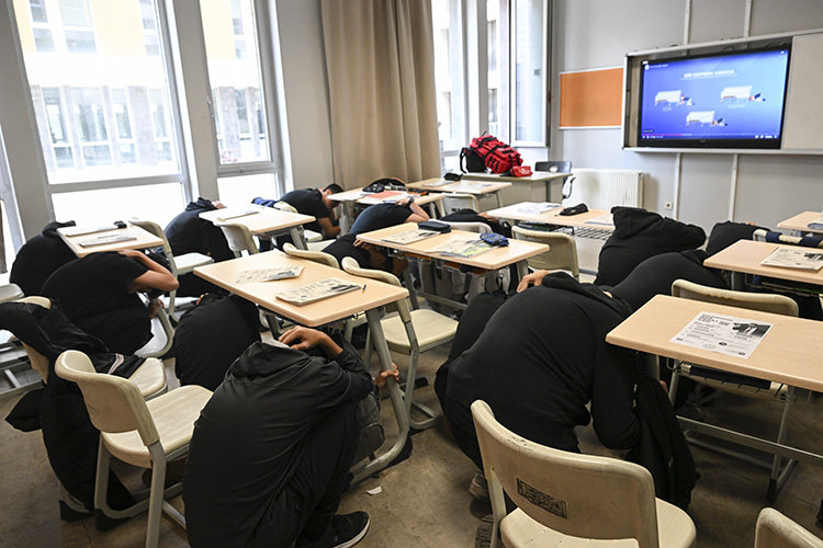 MEB, Tüm Okullarda Afet Tahliye Tatbikatını Eş Zamanlı Olarak Uyguladı