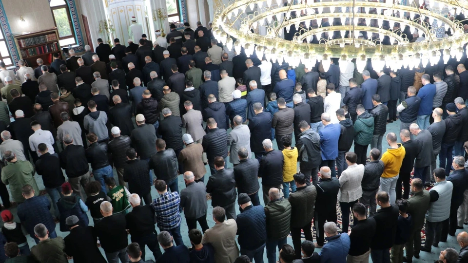 İl Milli Eğitim Müdürlüğü'nden Talimat: Liselere Cuma Namazı İzni Verilecek