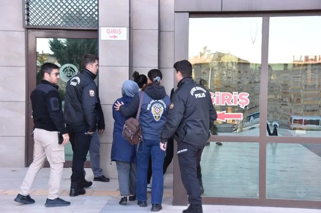 Öğretmen Görünümlü Çete Lideri Sahte Kripto Tuzağı Kurdu: Milyonluk Vurgun Yaptı 