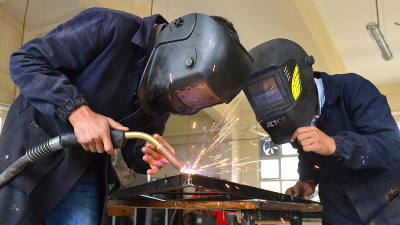 Yeni Program Meslek Liselerine Odaklandı! Hangi Bölümler Sanayinin Yeni Gözdesi Olacak?