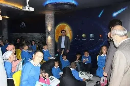 İlçe Milli Eğitim Müdürü Yaptırdığı Kütüphane Lokantaya Çevrilince İntihar Etti 