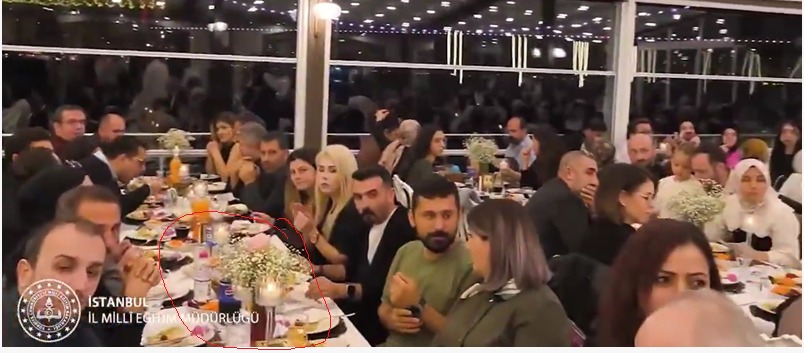 İstanbul İl MEM Müdürü Murat Mücahit Yentür’ün Katıldığı Öğretmenler Günü Yemeğinde Pepsi Detayı Dikkat Çekti