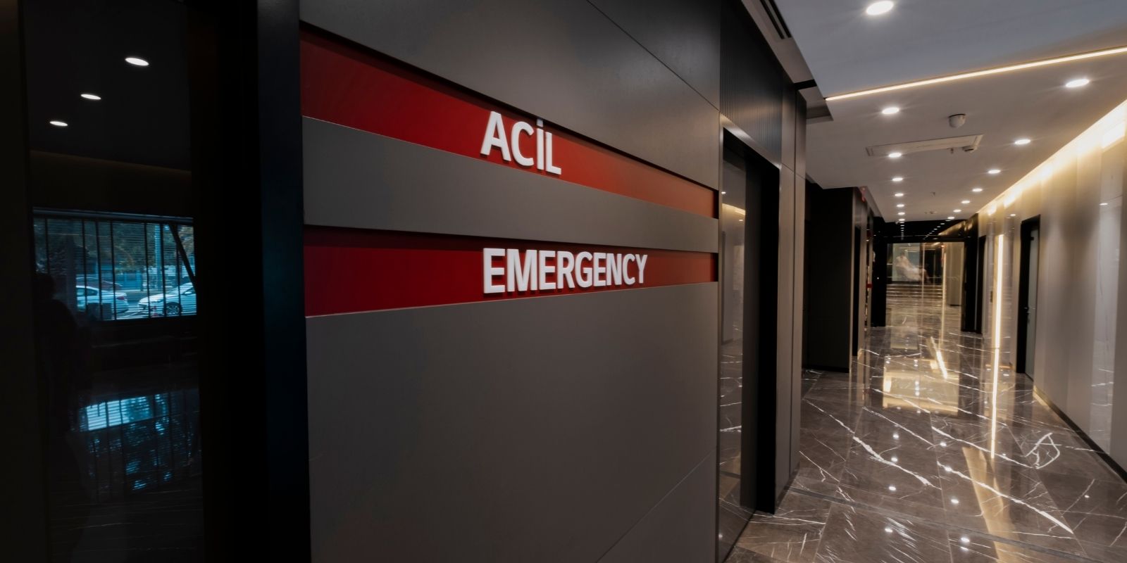 Tatil Yolunda Kaza Geçiren 2 Öğretmen Yoğun Bakıma Alındı