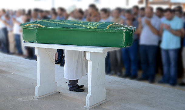 Kalp Krizi Geçiren 32 Yaşındaki Öğretmen Hayatını Kaybetti 