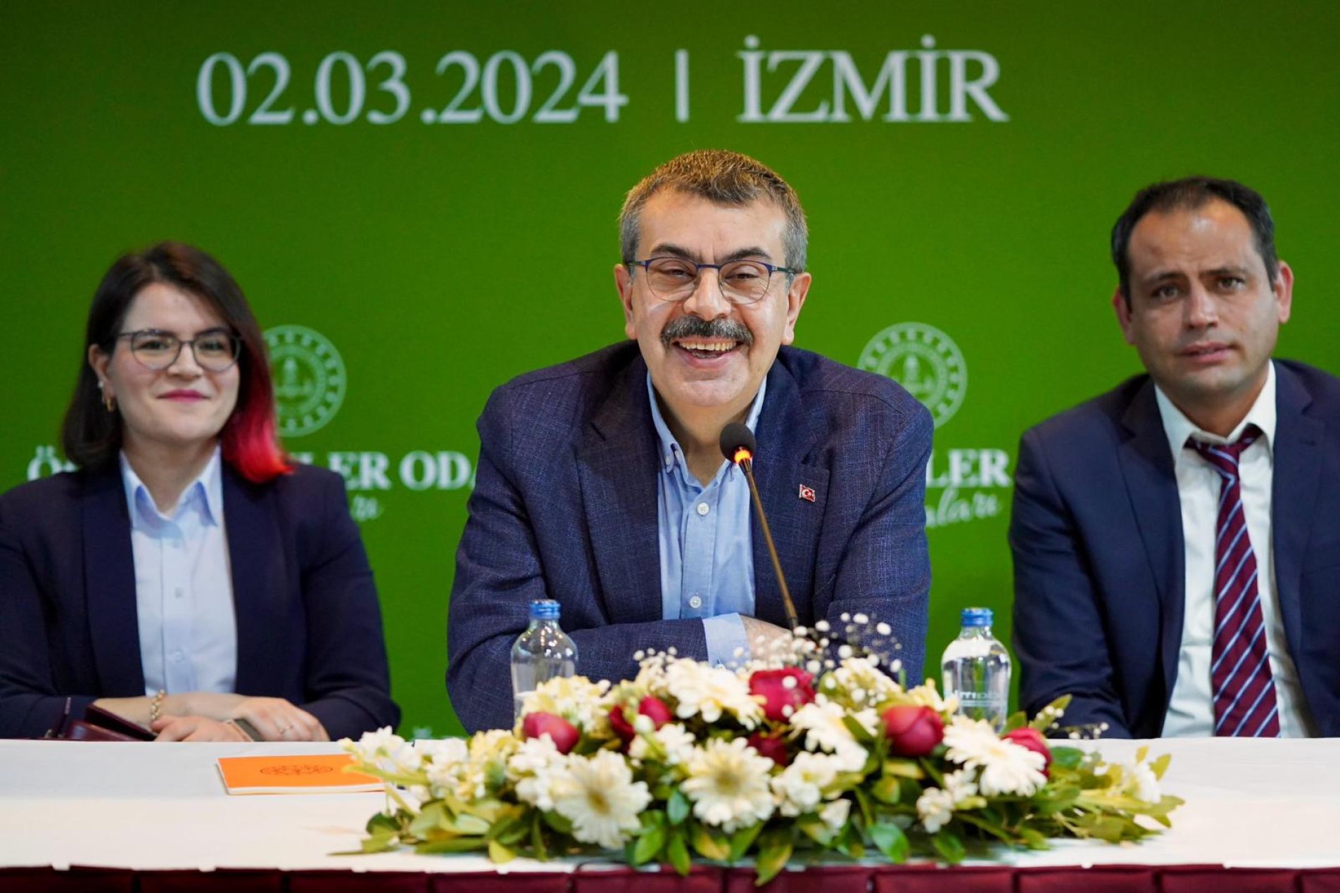 Öğretmenlerden Ek Atama Mesajı: “AGS’de Bakan Tekin’e Güveniyoruz”