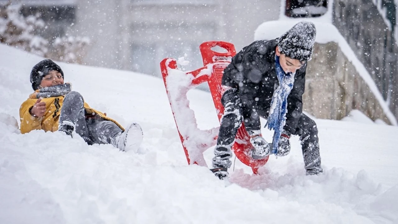 Valilikten Son Dakika Kar Kararı: 3 İlçede Eğitime Ara Verildi!