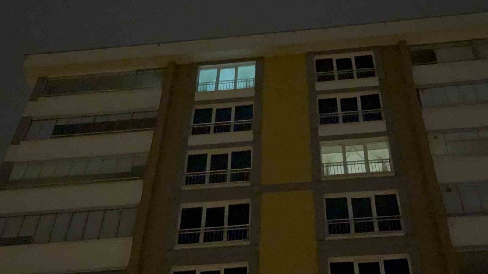 9. Kattan Aşağı Düşen Okul Müdür Yardımcısı Hayatını Kaybetti