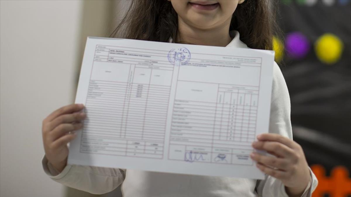 Okullarda Yeni Dönem: 2026'da Karneler Değişiyor!