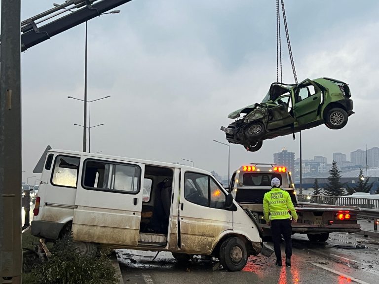 Kazada Ağır Yaralanan Öğretmen Hayatını Kaybetti