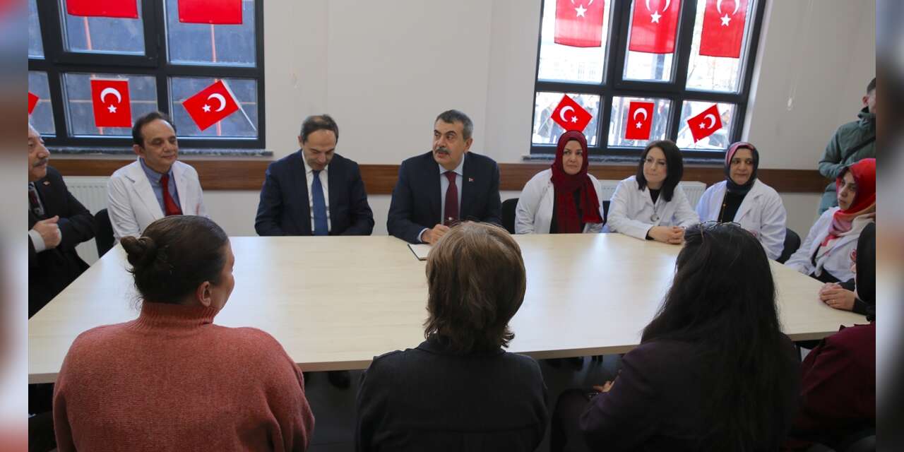 "Taliban mı, Trump mı?" Bakan Yusuf Tekin'den Eleştirilere Tutarsızlık Yanıtı!