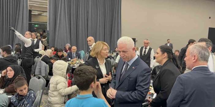 İstanbul Valisi’nden Öğrencilere Müjde: Her Ay 2.000 TL Kantin Desteği Verilecek!