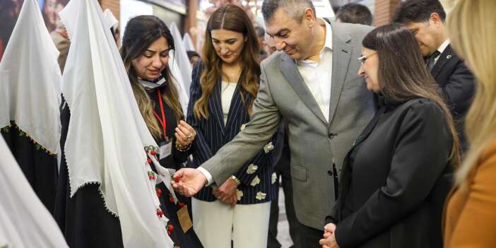 Mersin’de Maneviyat ve Sanat Buluştu: Kutsal Emanetlere Saygı Sergisi Yoğun İlgi Gördü