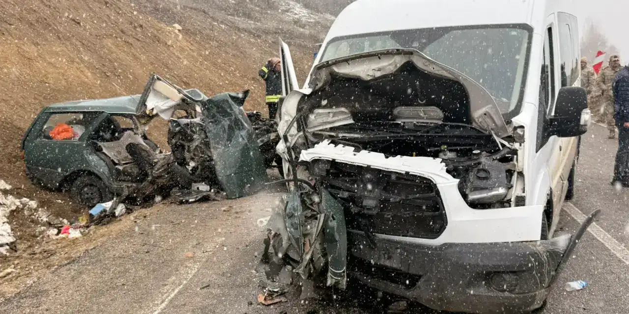 Öğretmen Servisi Kaza Yaptı; 1 Kişi Öldü 10 Yaralı Var