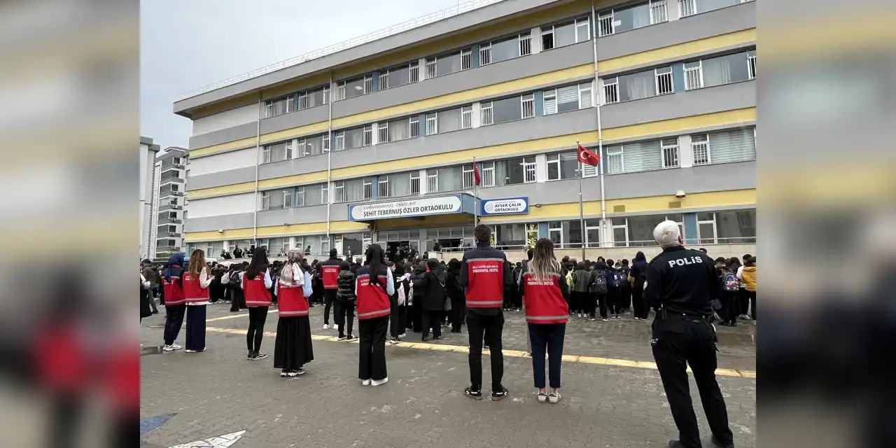 MEB ve Emniyet Katliamın Yaşandığı Ayser Çalık Ortaokulu Öğrencileri İçin Seferber Oldu