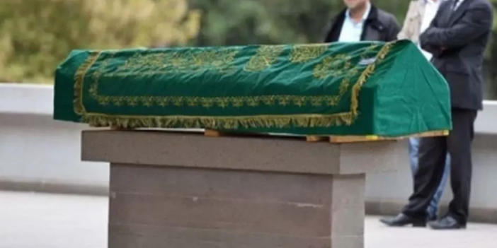 Kalp Krizi Geçiren Öğretmen Evinde Ölü Bulundu