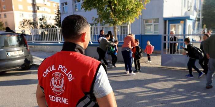 Okullarda 'Özel Formasyonlu' Polis Dönemi: Bakan Tekin Yeni Kadronun Sinyalini Verdi!