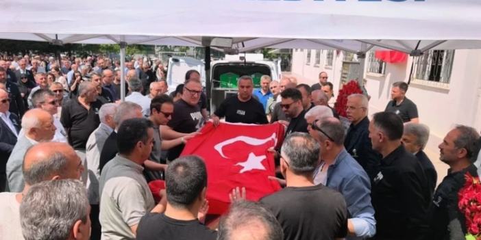 Hayatını Kaybeden Okul Müdürüne Okul Bahçesinde Hüzünlü Tören