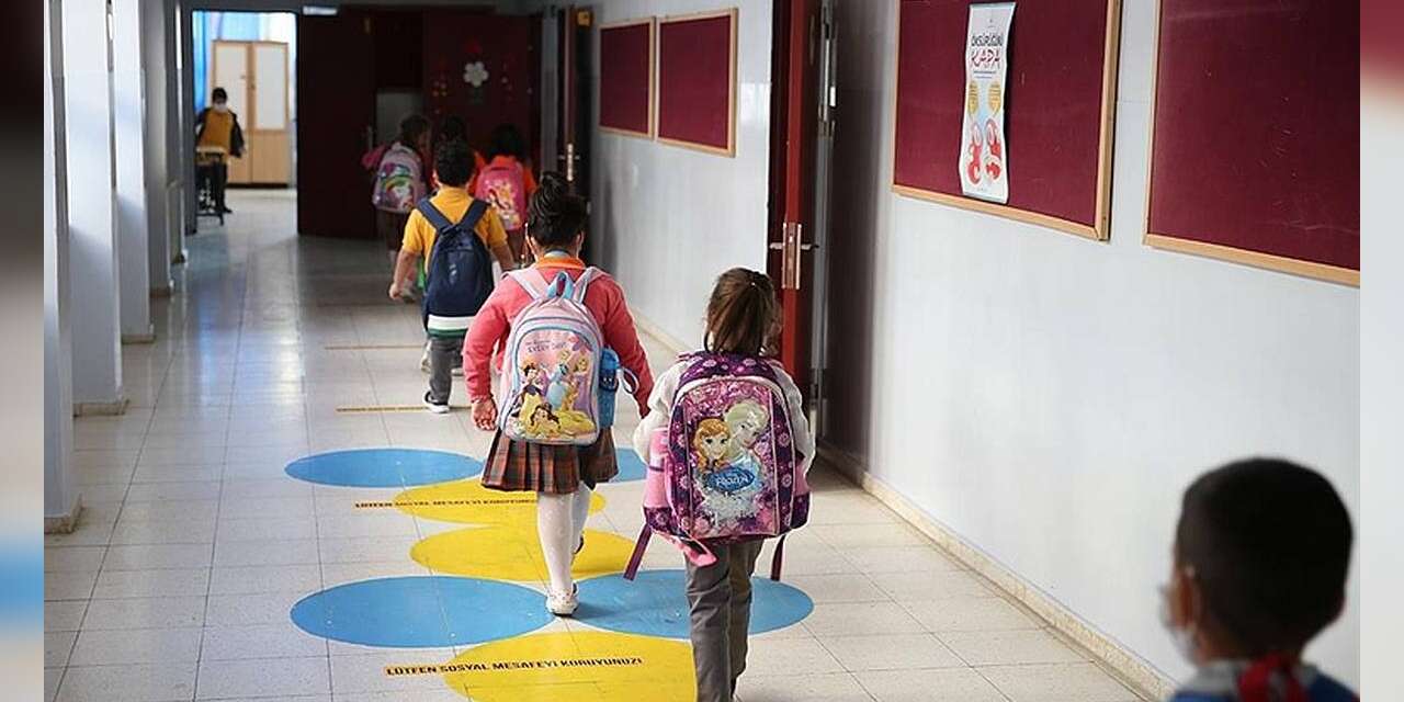 Deprem Sonrası Valilik Kararı: Eğitime 1 Gün Ara Verildi