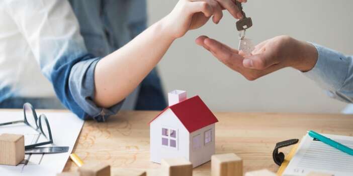 Emekliye, Memura ve Dar Gelirliye Kontenjan: 15 Bin Kiralık Sosyal Konut Müjdesi!