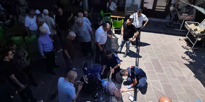 Acıya Kalbi Dayanmadı... Öğretmen Arkadaşının Cenazesinde Kalp Krizi Geçirdi!