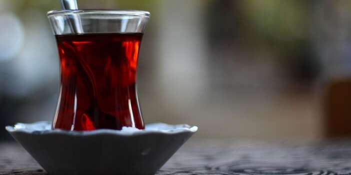 Okul Müdüründen Öğretmenlere "Çay Ocağı" Talimatı: Resmi Yazıyla Yasaklandı!