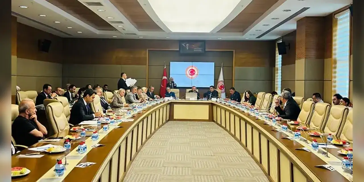 Öğrenciler Akıllı Telefon Yerine Tuşlu Telefon Kullansın: Teklif Öğrencilerden Geldi
