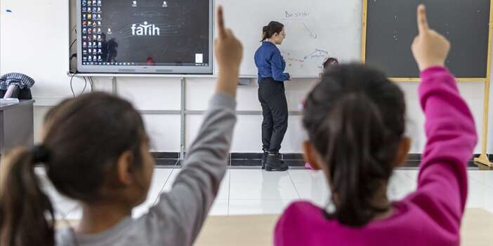 Okullarda Yeni Dönem Başlıyor, Artık Veliler de Derse Girecek!