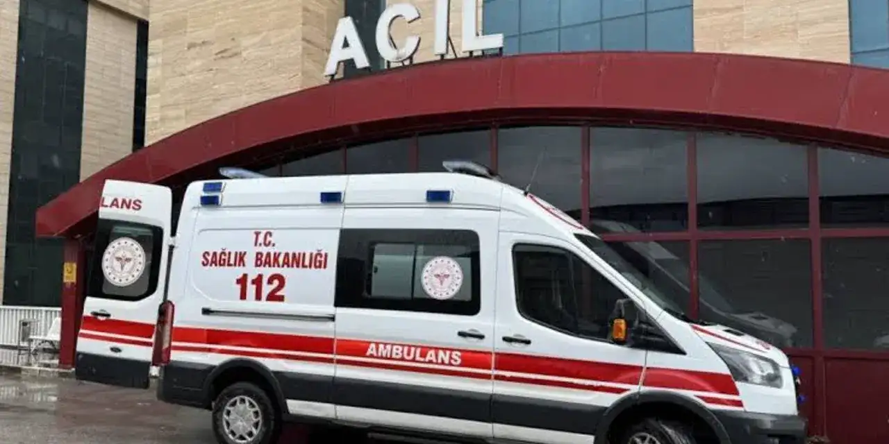 Öğrenci Servisi ve Polis Arabası Çarpıştı, Çak Sayıda Yaralı Var