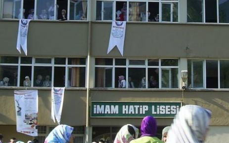 İmam Hatiplere kayıtlar bugün...