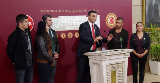 Müslim Sarı, Tbmm'de Öğretmen Atamalarıyla ilgili basın açıklaması yaptı