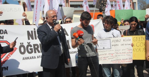 Nisan ve Ağustos'ta 100 Bin Öğretmen Ataması İstiyoruz