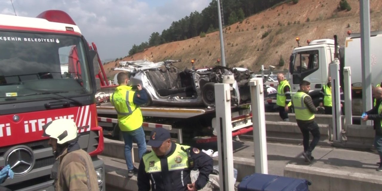 Öğretmen Feci Kazada Hayatını Kaybetti