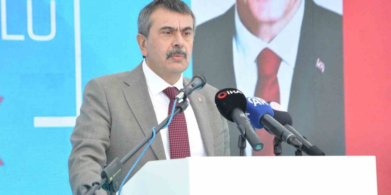 Bakan Tekin:" Türkiye örnek gösterilecek ülkeler arasında"