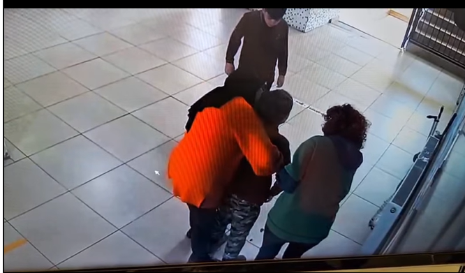 Kahraman Öğretmen Heimlich Manevrasıyla Öğrencisinin Hayatını Kurtardı