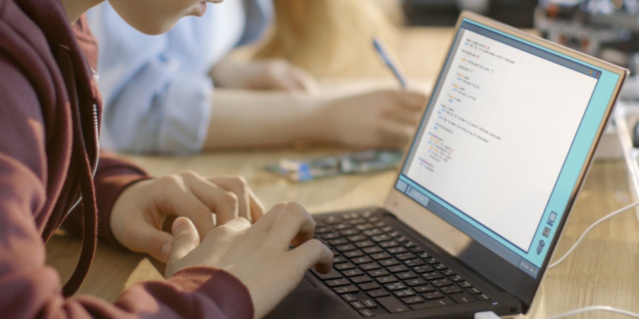 Yapay Zeka Çağı Geliyor! Dünya Eğitimde Devrim Yaparken Türkiye Nerede?