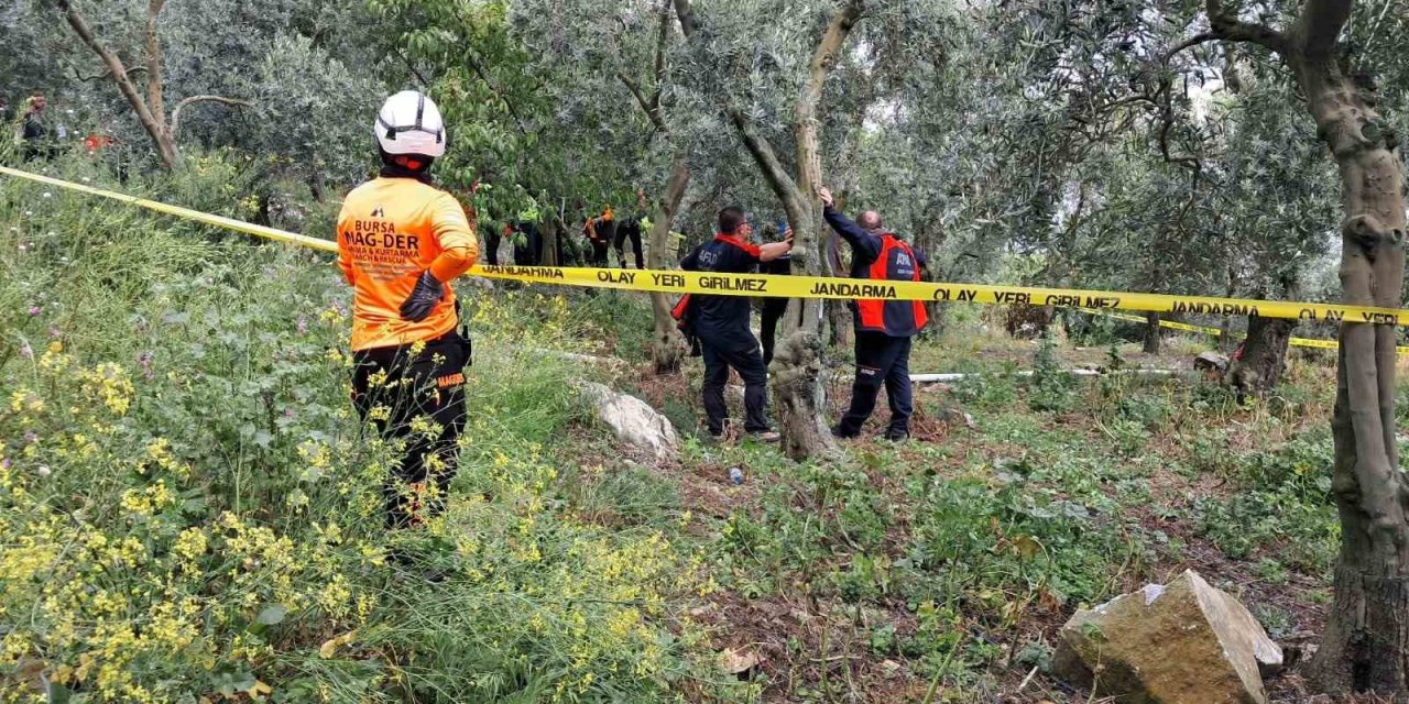 Emekli Öğretmen Asılı Halde Ölü Olarak Bulundu