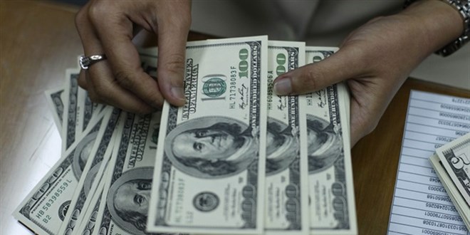 Altın ve dolar endeksi rekor seviyelere yükseldi..