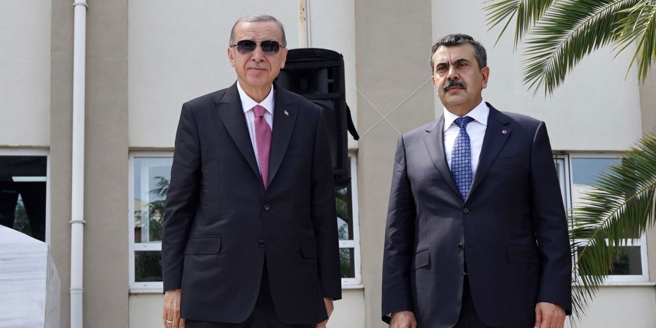 Yusuf Tekin'i Tanımak : Müsteşarlıktan Bakanlığa Uzanan Bir Yolculuk