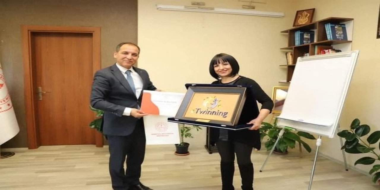 Öğretmen Tedavi Gördüğü Hastanede Hayatını Kaybetti