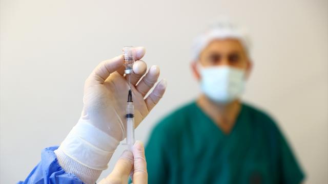 24 saatte 205 binden fazla kişi aşılandı