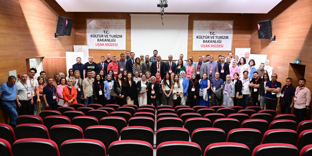 Türkiye Yüzyılı Maarif Modeli'nin Öğrenme-Öğretme Ortamlarına Yansımaları Paneline Uşak'tan Yoğun İlgi!