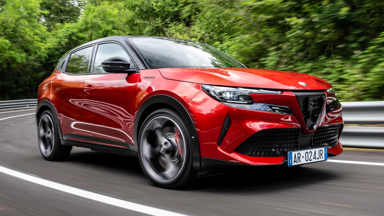 Clio Fiyatına Lüks SUV: Alfa Romeo Junior, Clio Fiyatına Satışta! Üstelik Faizsiz Krediyle!