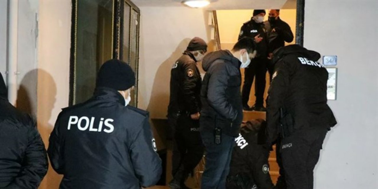 Öğretmen, bıçaklanarak öldürüldü