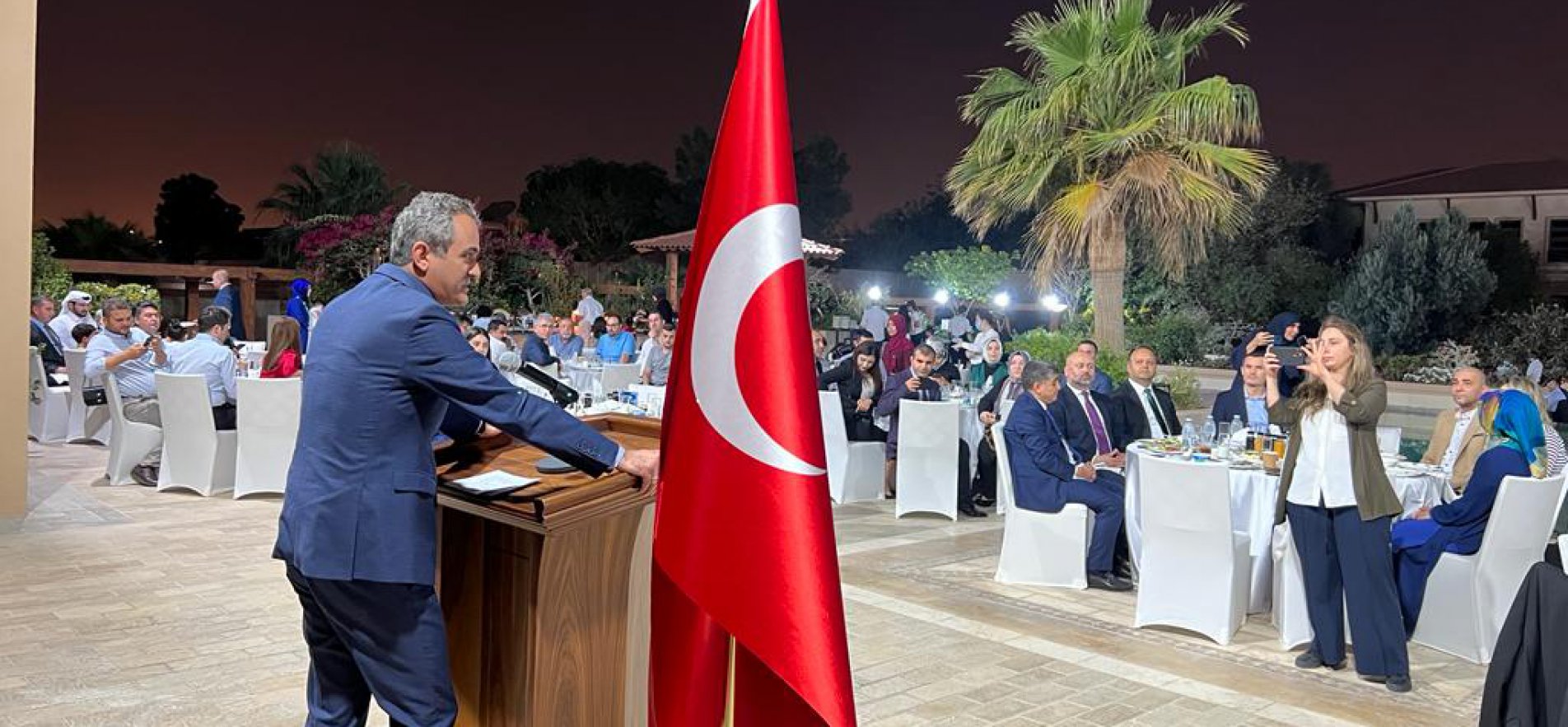 MEB'den Bakan Mahmut Özer'in eşinin ismine sansür.